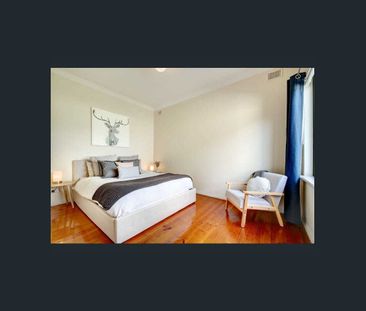 🏡 Charming on Ormond – Space, Style & Sunshine! 🌞 - Photo 6