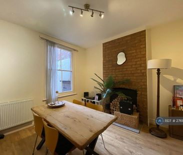 3 bedroom terraced house to rent - Photo 2