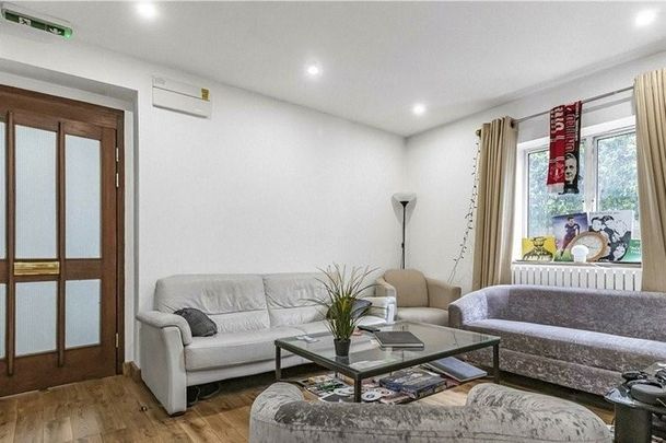 Apartment to rent in Abercorn Place, St John's Wood, NW8 - Photo 1