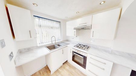 2 bedroom terraced house to rent - Photo 4