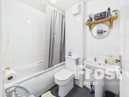 Bridgewater Court, Langley, Berkshire,SL3 - Photo 4