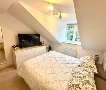 Wychwood, Camberley, Surrey, GU15 - Photo 1