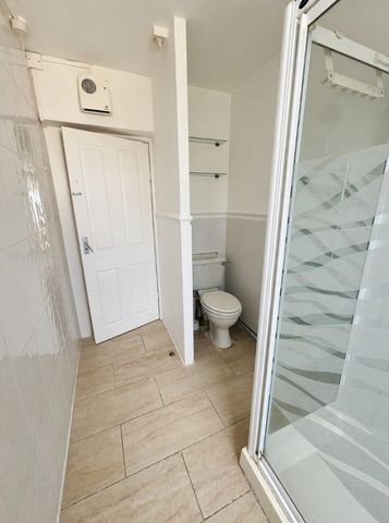 3 Bed Terraced House, Suffolk Road, EN3 - Photo 2