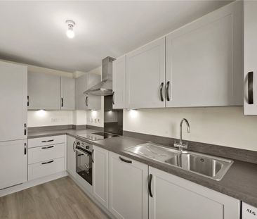 3 bedroom house to rent Nova Close, Overstone, Northampton, Northam... - Photo 1