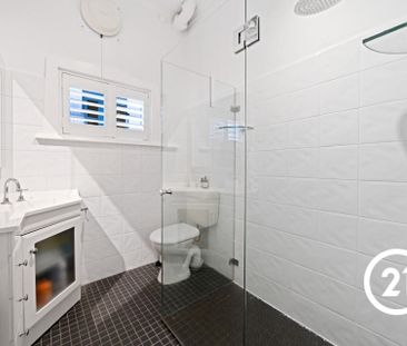 2 Bedroom Gorgeous Ground Floor Unit - Photo 5