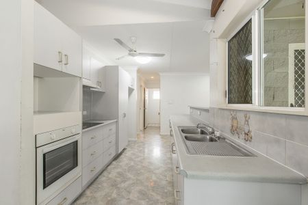 12 Cobham Crescent, Kirwan - Photo 4