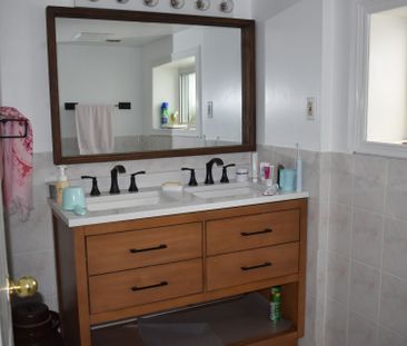 For Lease - 966 Dundas Street, Toronto, Ontario - Photo 5