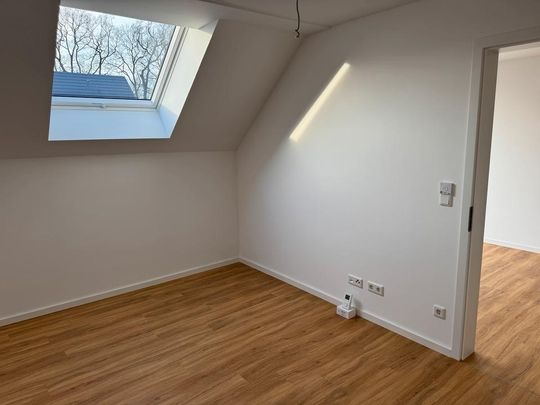 Zu vermieten - Dachgeschosswohnung- Erstbezug - Photo 1