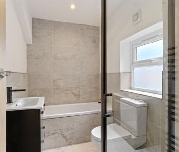 3 bedroom end of terrace house to rent - Photo 1