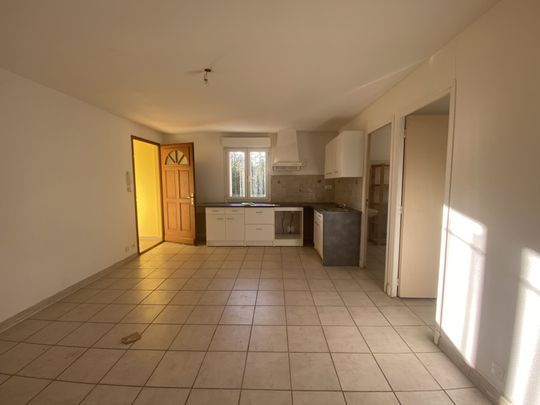 SALINELLES - Appartement F3 de 47m² au 1er étage - - Photo 1