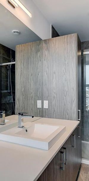 4 1/2 deux chambres et deux salles de bain - Photo 1