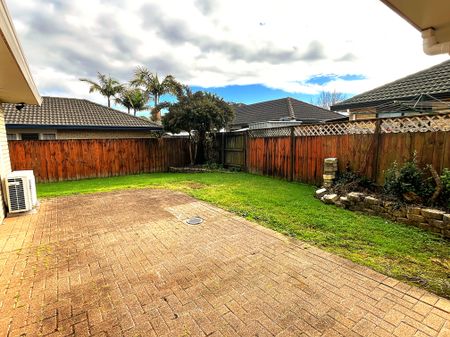 Spacious 3-Bedroom Home in Huntington Park - Quiet & Private - Photo 3