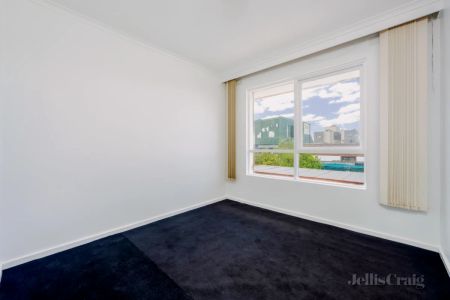 2 Bed, 1 Bath - Photo 2