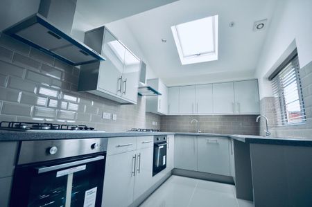 3 bedroom terraced house to rent - Photo 4