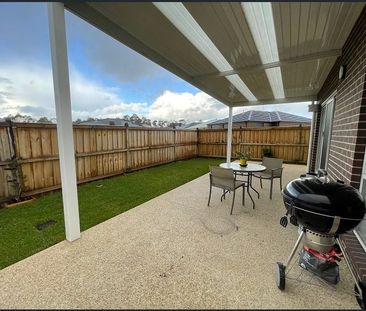 5 Socrates Crescent, Officer VIC 3809 - House For Rent | Domain - Photo 3