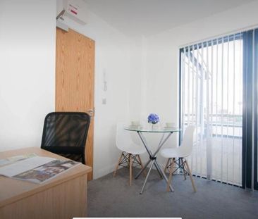 1 Bed Flat, Bracken House, M1 - Photo 5