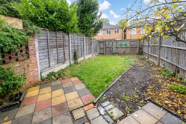 3 bedroom terraced house to rent - Photo 1