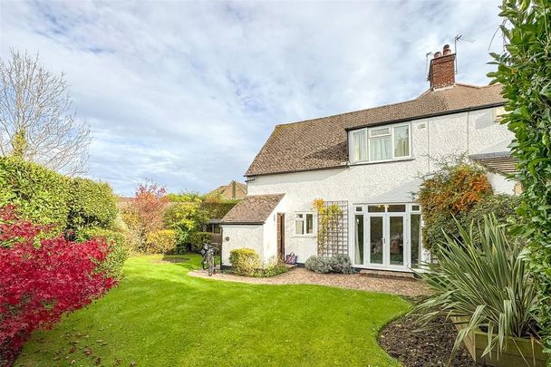 3 bedroom semi-detached house to rent - Photo 1