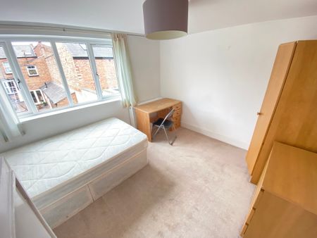 3 Bed Student Accommodation - Photo 3