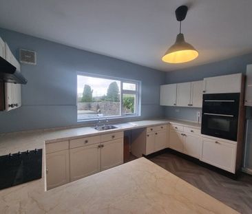 Brynlloi Road, Ammanford, SA18 - Photo 2