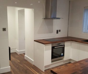 Elizabeth Gardens, Ascot, SL5 - Photo 4