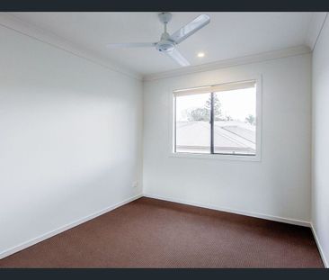 Beautiful Corner Home Opposite the Sports Grounds & Park! - Photo 6