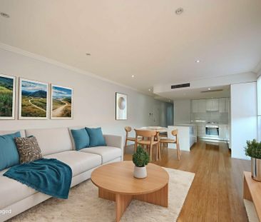 Light filled & Spacious Two Bedroom Apartment ! - Photo 2