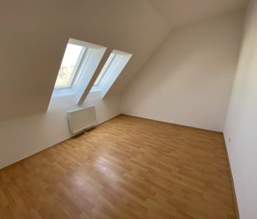 Helle 2-Zimmer-Dachgeschosswohnung – Sofort beziehbar! JETZT ANFRAGEN! - Photo 2