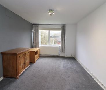 1 bedroom Flat To Let - Photo 2