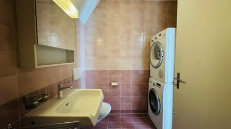 2.5-Zimmerwohnung mit Balkon, eigenem Waschturm, Keller und Veloraum - Photo 3