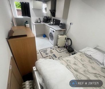 Studio to rent - Photo 6