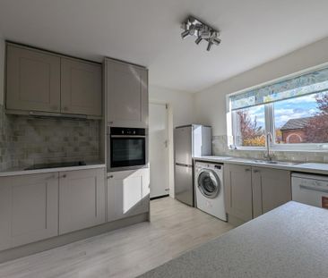 3 bedroom semi-detached house to rent - Photo 4