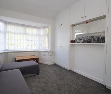 3 bedroom semi-detached house to rent - Photo 5