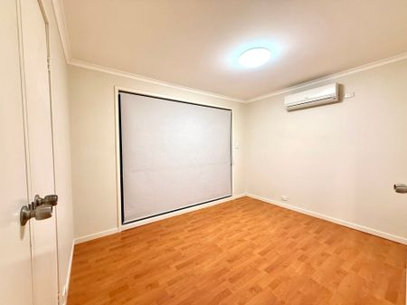 Modern 3 bedroom home with brand new kitchen! - Photo 5