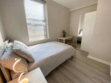 5 Bed Terraced House, Belgrave Square, S2 - Photo 4