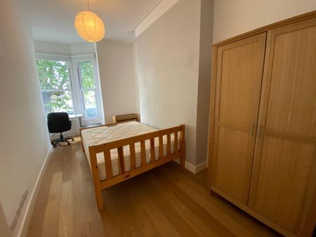 10 Bed Detached House, Derby Road, NG7 - Photo 5