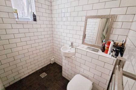 Robin Hood Road - Photo 2