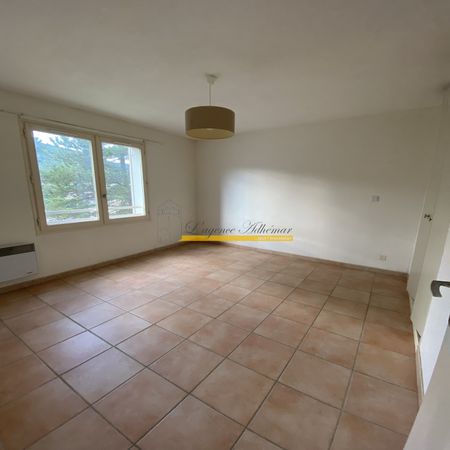 ROCHEMAURE, sortie Sud du village Appartement T3 avec garage et balcon - Photo 4