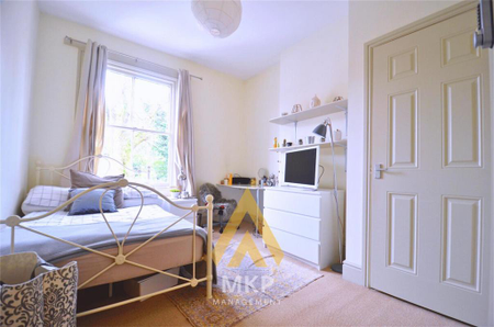 7 bedroom end of terrace house to rent - Photo 3