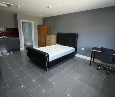 5 bedroom terraced house to rent - Photo 5