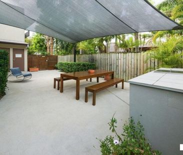 Large Single Room. Rent Includes Electricity, Wi Fi and Water – Bus... - Photo 1