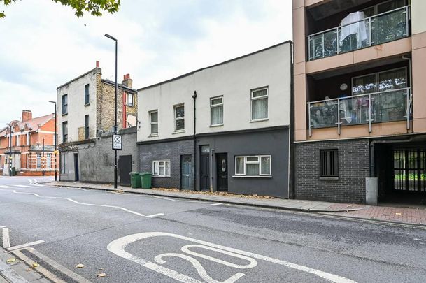 2 bedroom maisonette to rent - Photo 1