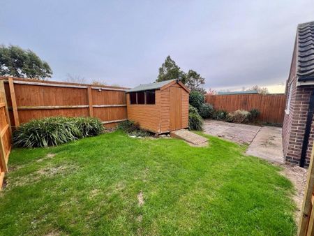 1 bedroom semi-detached bungalow to rent - Photo 3