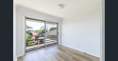 Spacious freestanding 3 bedroom house - Photo 3