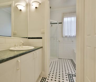 SPACIOUS, PRIVATE & PERFECTLY MAINTAINED! - Photo 2