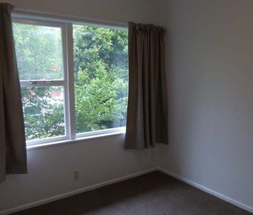 NEWLY RENOVATED UNIT IN ST HELIERS - Photo 2