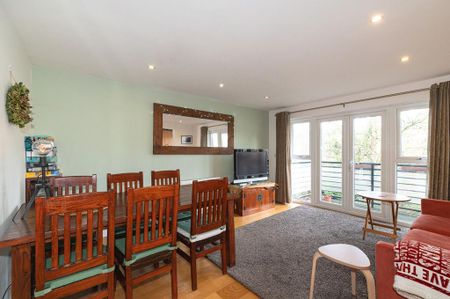 2 bedroom flat to rent - Photo 5