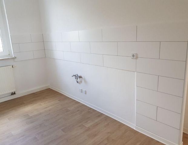 Einziehen und wohlfühlen! 3 Zimmer-Wohnung im 1.OG mit Balkon - Foto 1