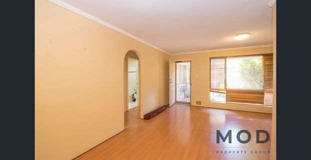 IMMACULATE 2 x 1 ATTADALE VILLA IN GREAT LOCATION - Photo 1