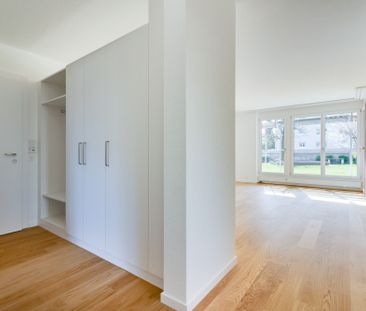 Beautiful ground floor apartment with seating area and sun blinds - Photo 1